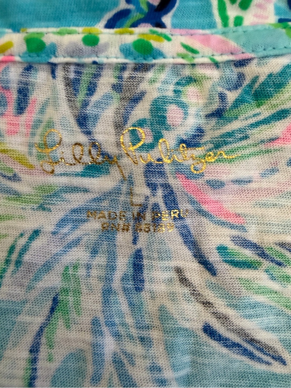 Lilly Pulitzer Short Sleeve V-Neck Tropical Print Top - Turquoise - Picture 3 of 6